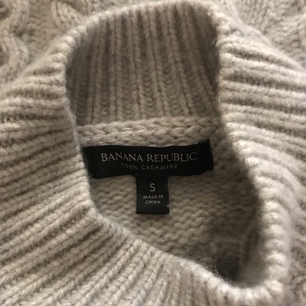 Banana Republic Luxury Cashmere Cable Knit Sweater - Picture 10 of 10